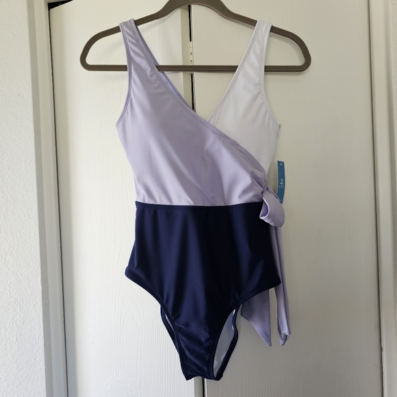 NWT Cupshe Color Block One Piece Swimsuit | Size Small | Lavender Navy White - Picture 2 of 9